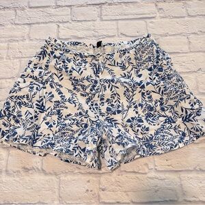 Saks Fifth Avenue Shorts L | Blue Leaf Print 100% Linen